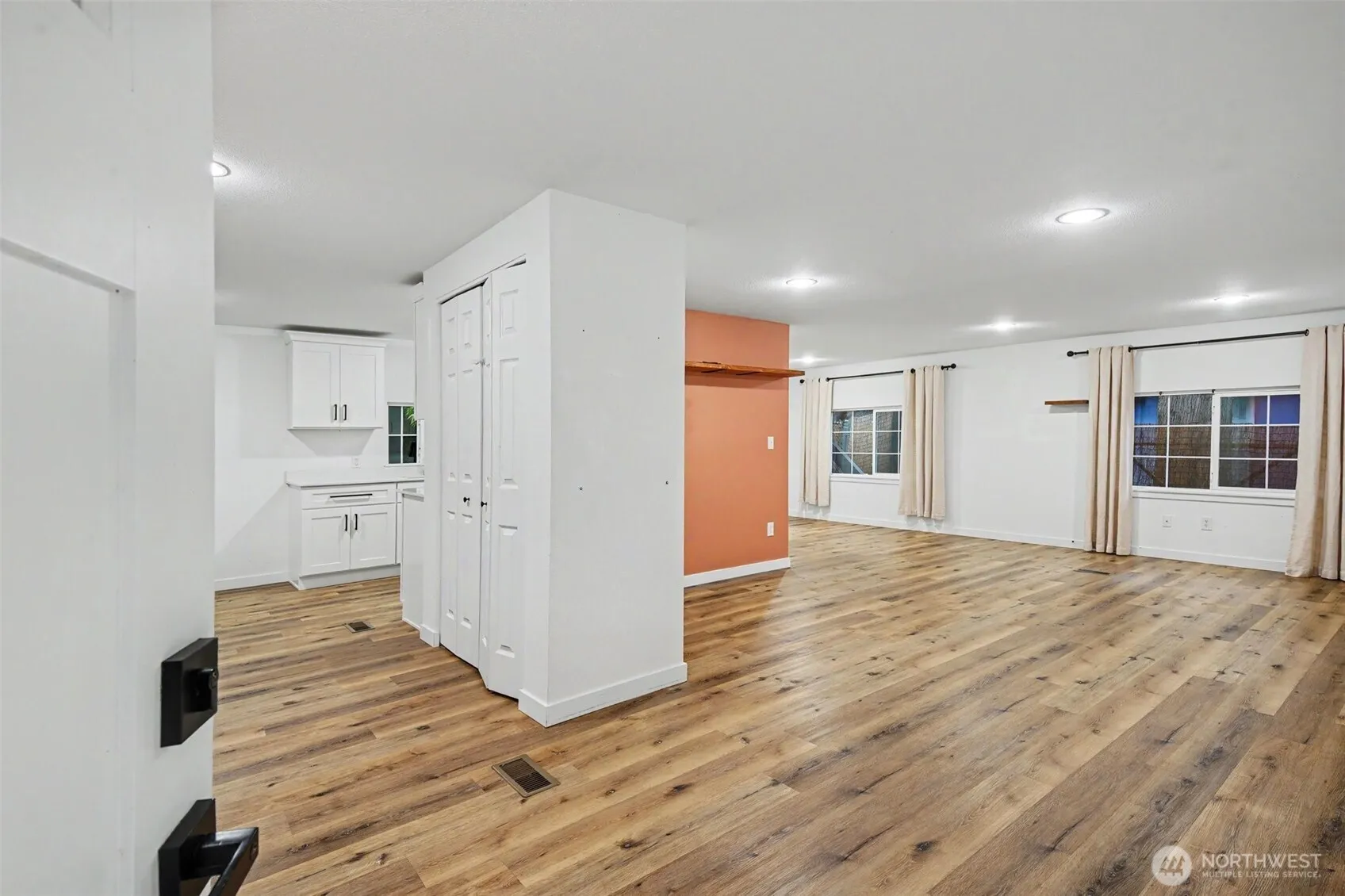 Property photo for 27739 Ne Ames Lake Road, Redmond photo 2