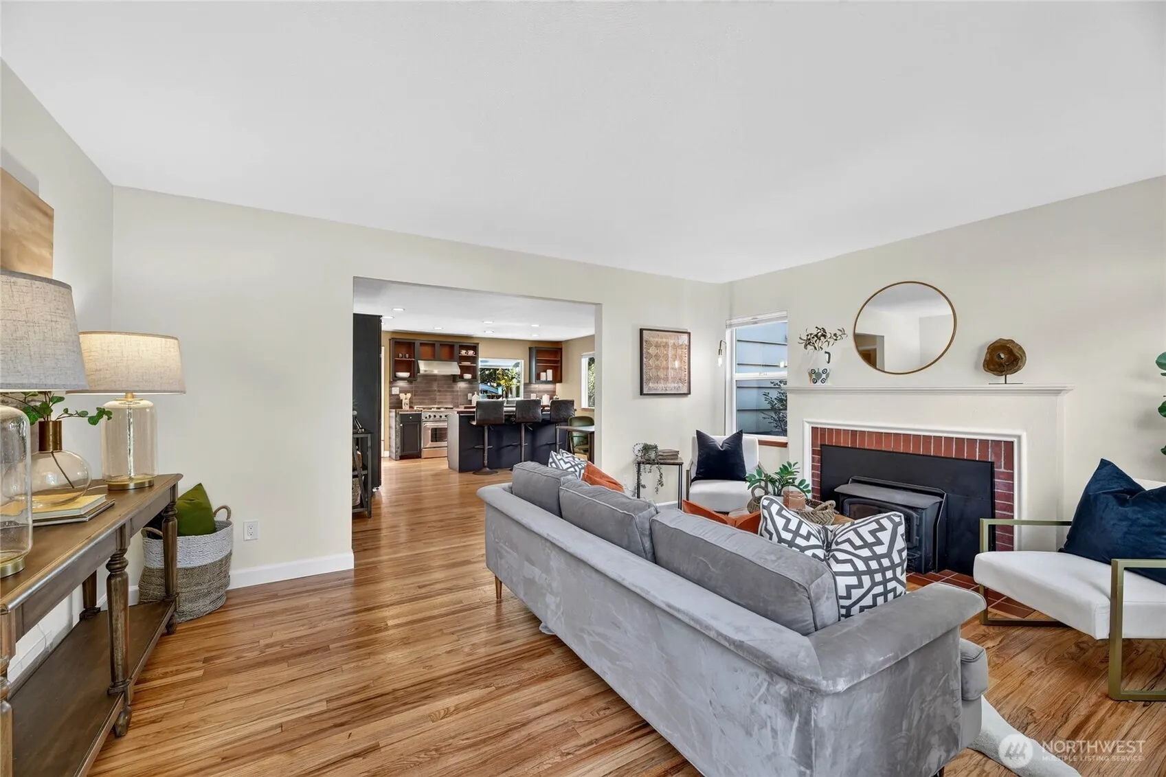 Property photo for 8560 37th Avenue Sw, Seattle photo 4