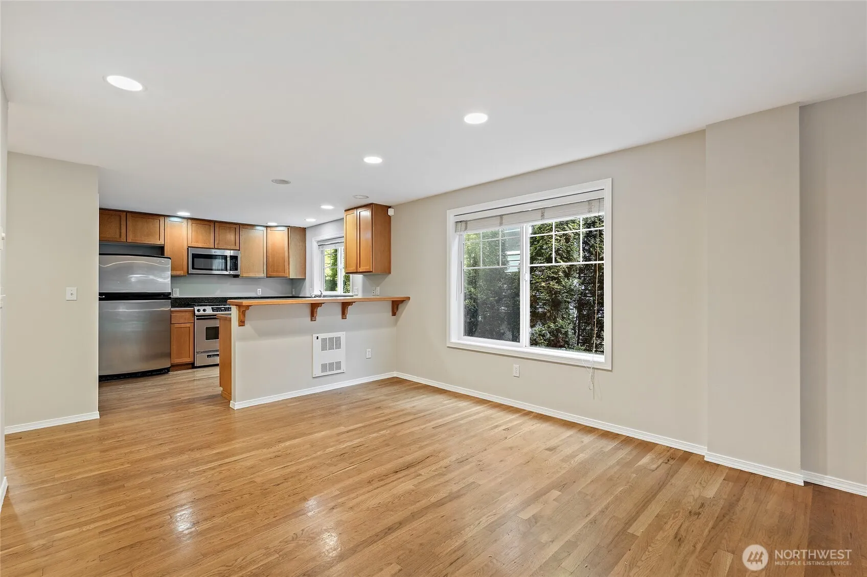 Property photo for 11710 Greenwood Avenue N #c, Seattle photo 3