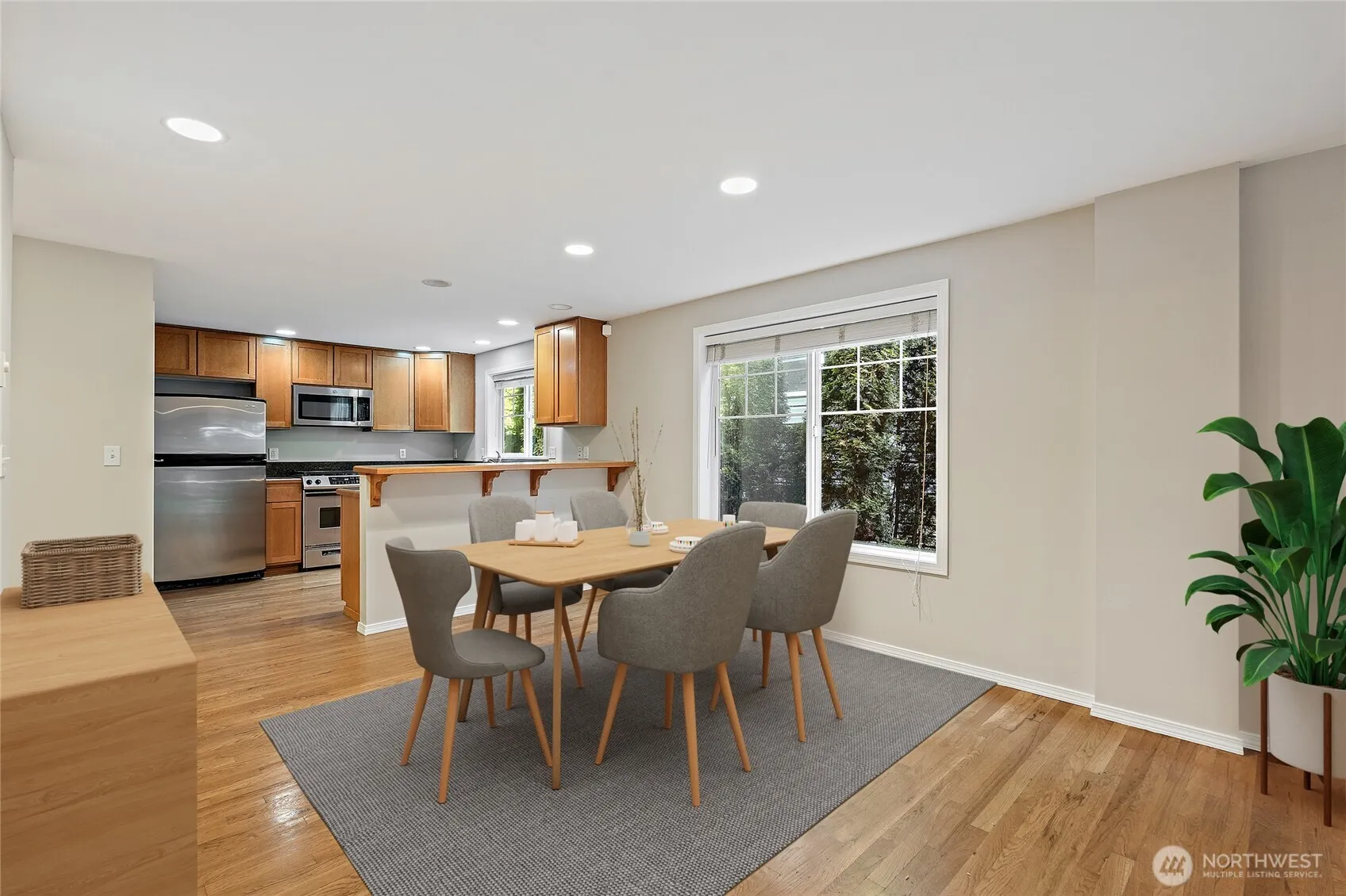 Property photo for 11710 Greenwood Avenue N #c, Seattle photo 4