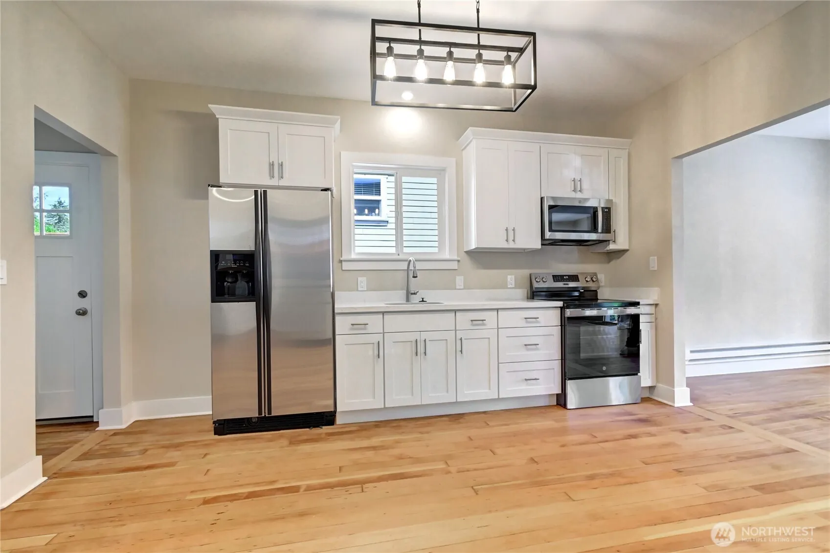 Property photo for 7043 17 Avenue Nw, Seattle photo 5