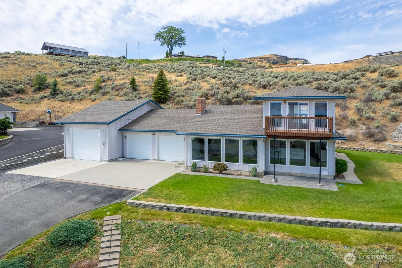 Property photo for 43935 Geostar Drive N, Grand Coulee photo 2
