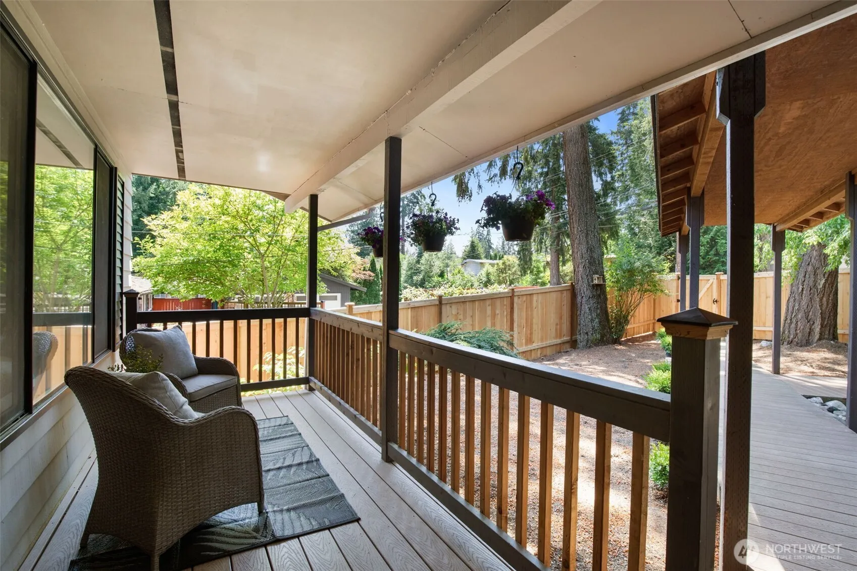 Property photo for 15442 Se 22nd Place, Bellevue photo 2