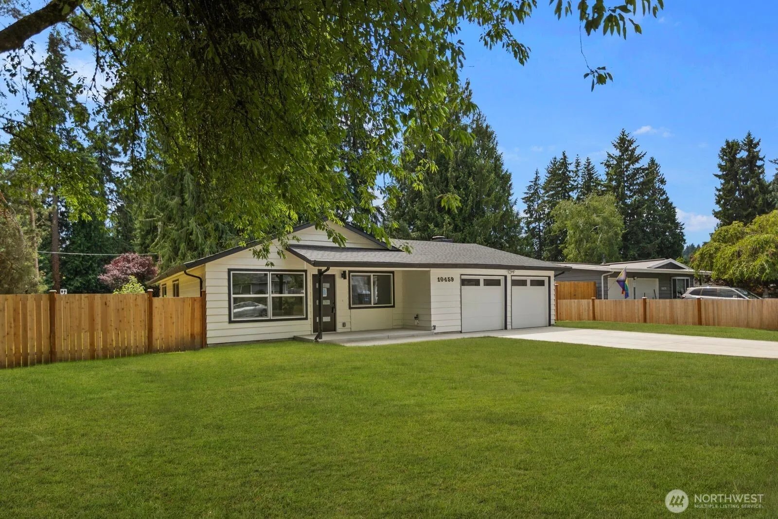 Property photo for 10459 Ne 142nd Street, Kirkland photo 2