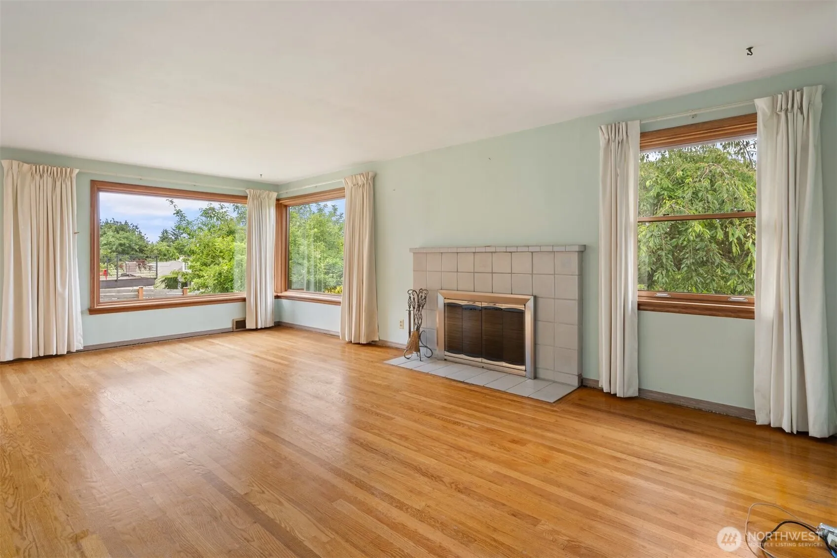 Property photo for 1205 Nw Woodbine Way, Seattle photo 4