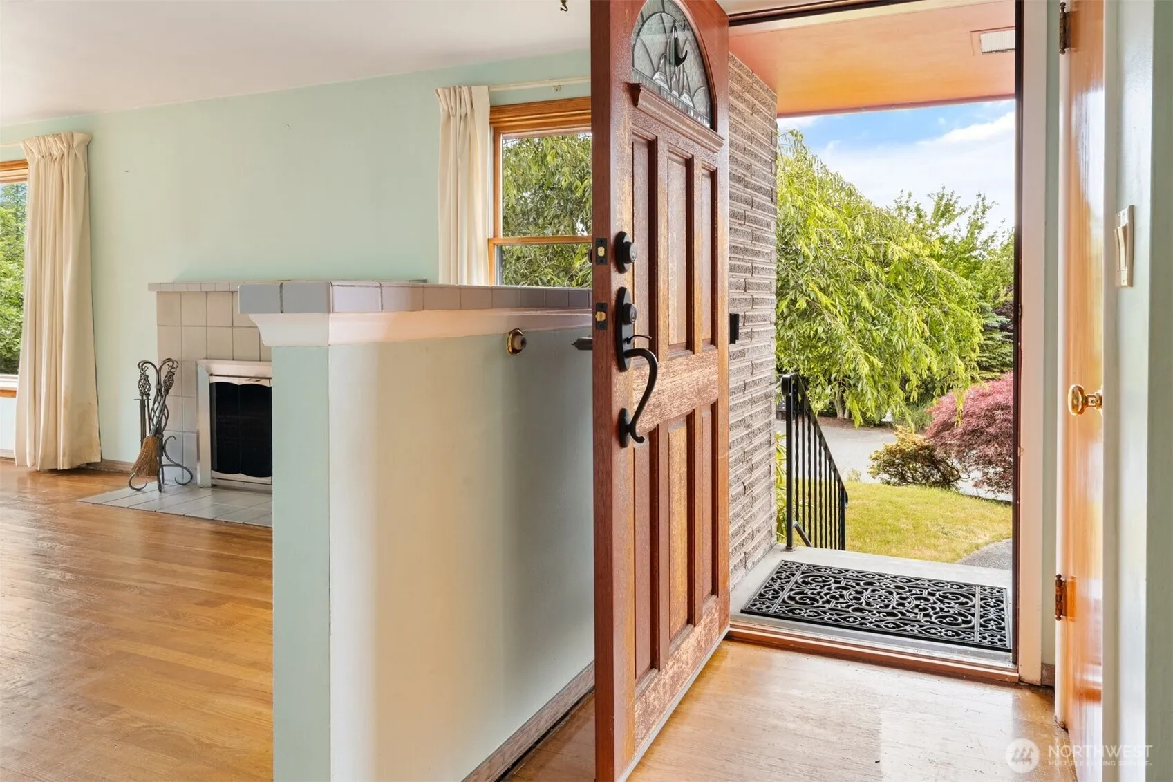 Property photo for 1205 Nw Woodbine Way, Seattle photo 3