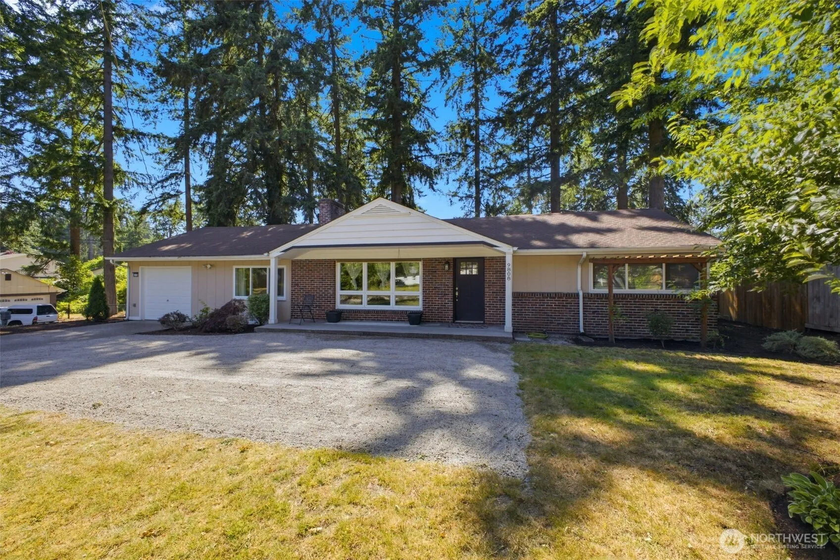 Property photo for 9808 Hipkins Road Sw, Lakewood photo 3