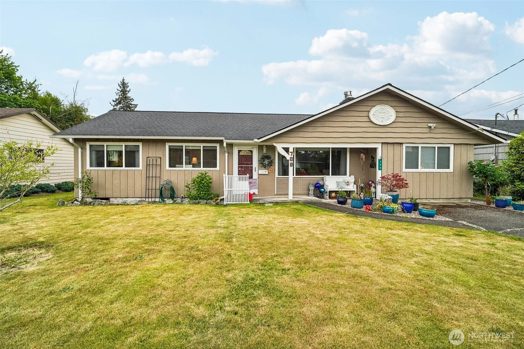 Property photo for 708 5th Avenue Se, Puyallup