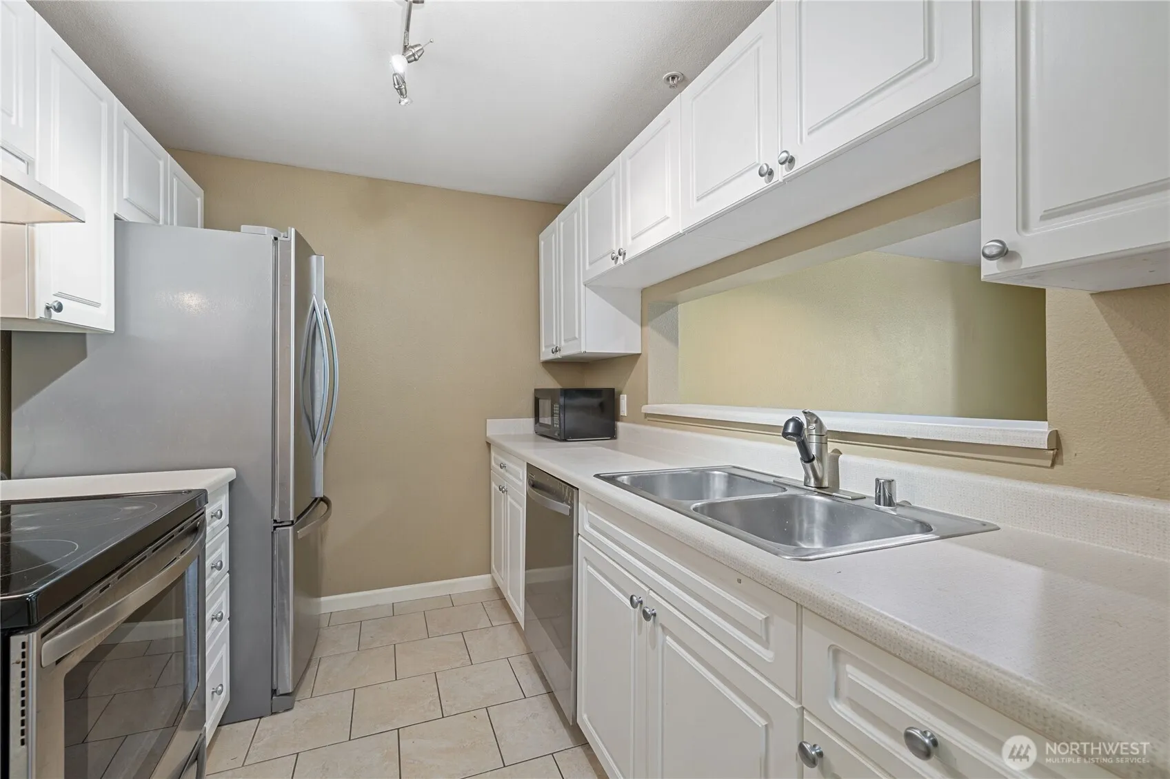 Property photo for 23301 Cedar Way #u102, Mountlake Terrace photo 5