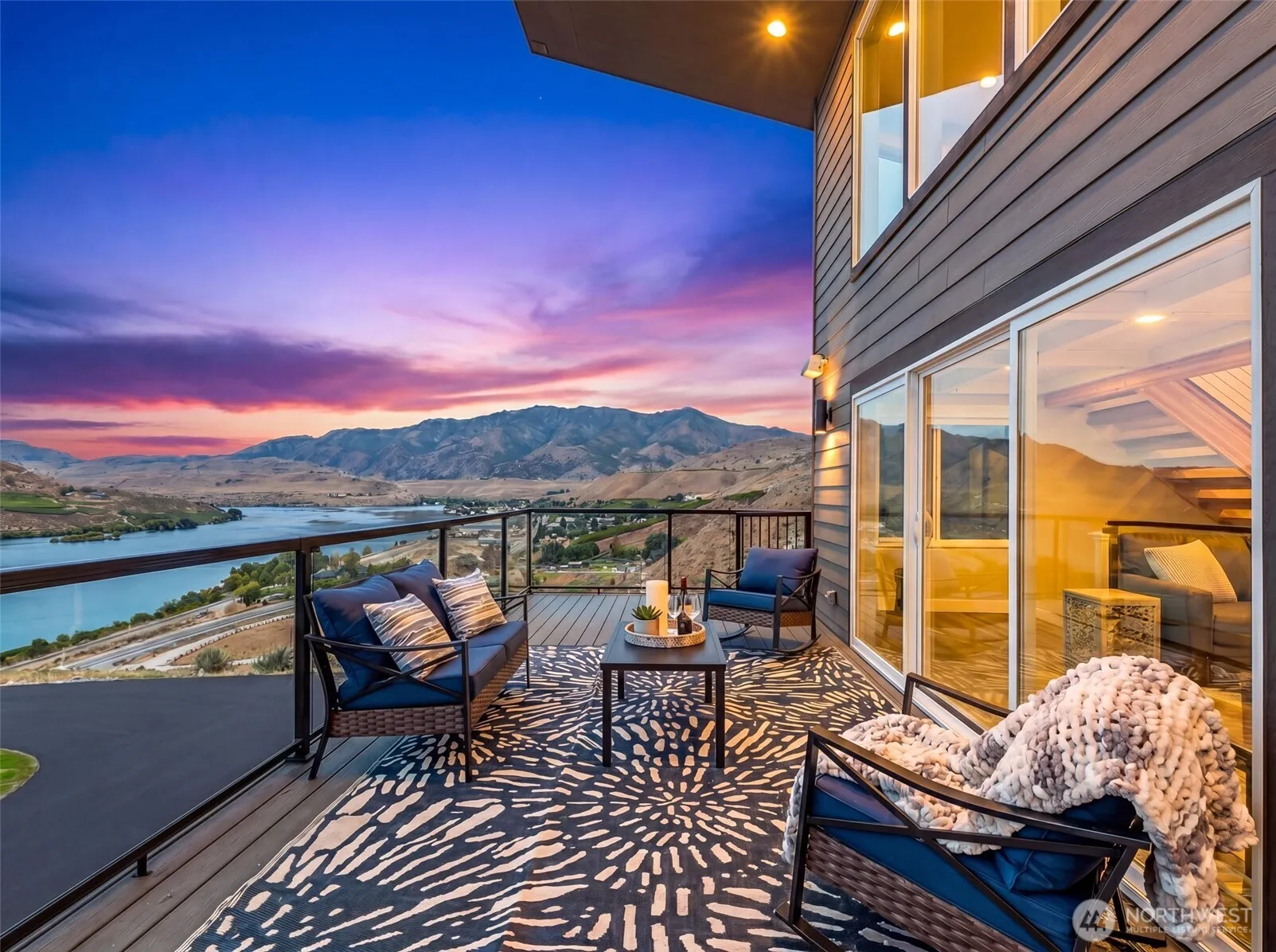 Property photo for 44 Osprey Nest Road, Pateros
