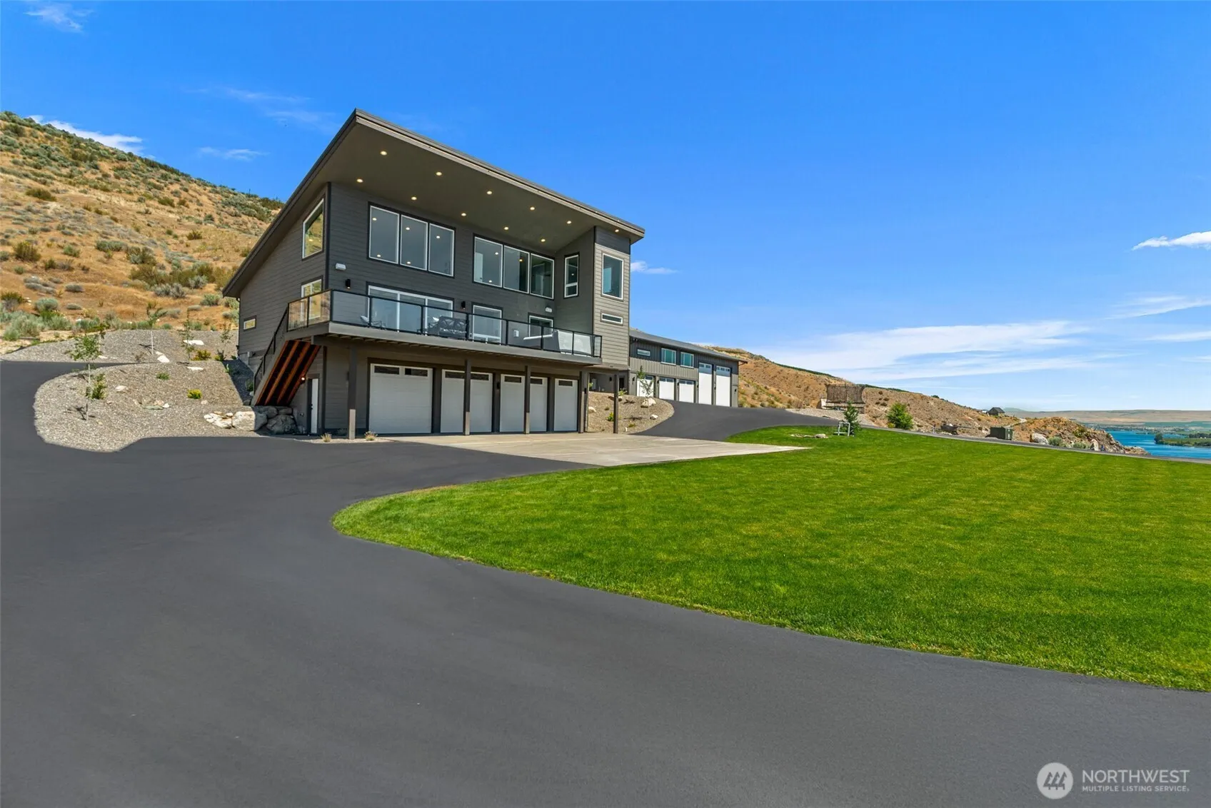 Property photo for 44 Osprey Nest Road, Pateros photo 5