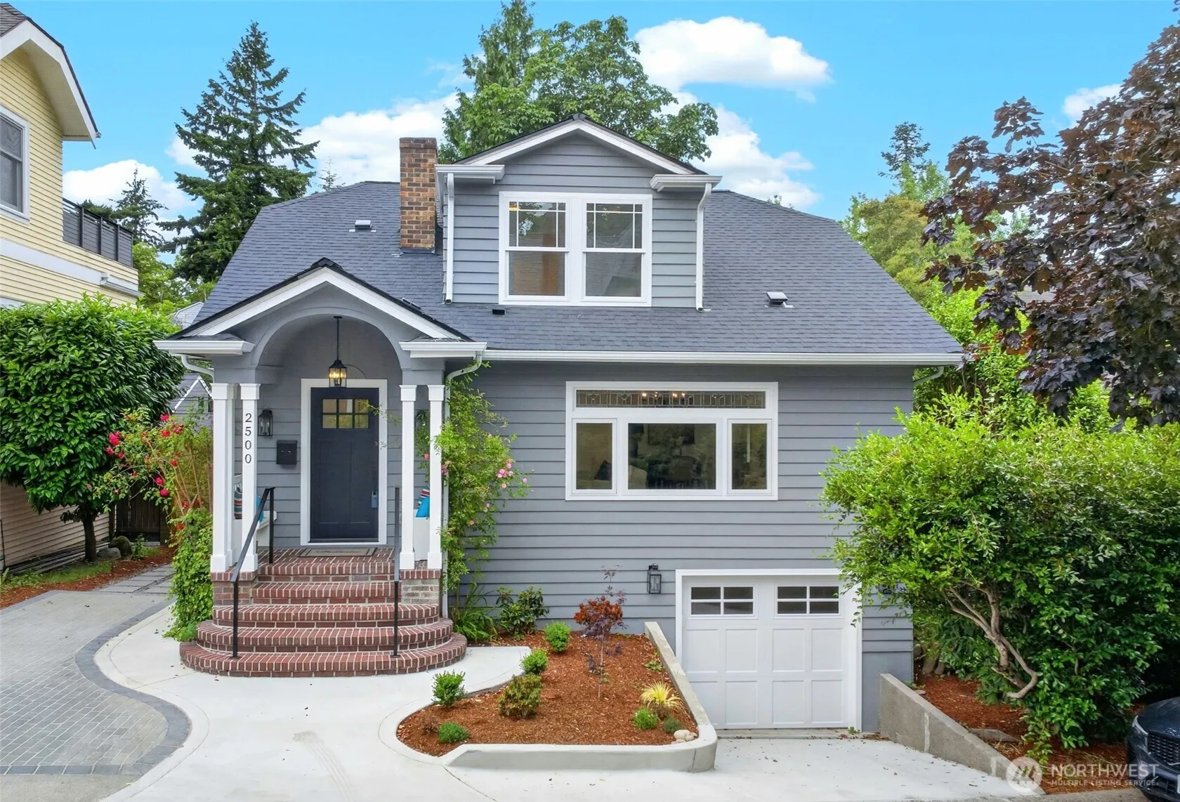 Property photo for 2500 Lorentz Place N, Seattle photo 2