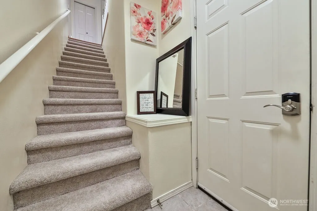 Property photo for 18505 Se Newport Way #f131, Issaquah photo 4