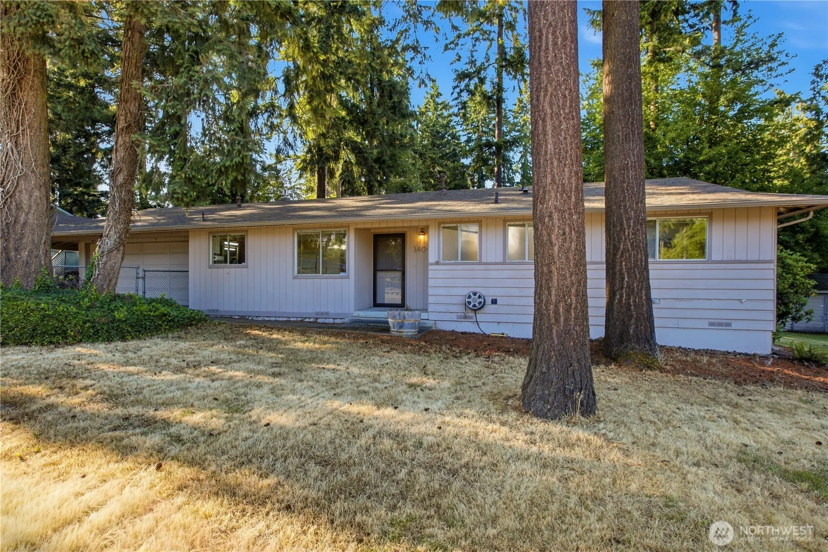 Property photo for 1404 Sw 360th Street, Federal Way photo 2