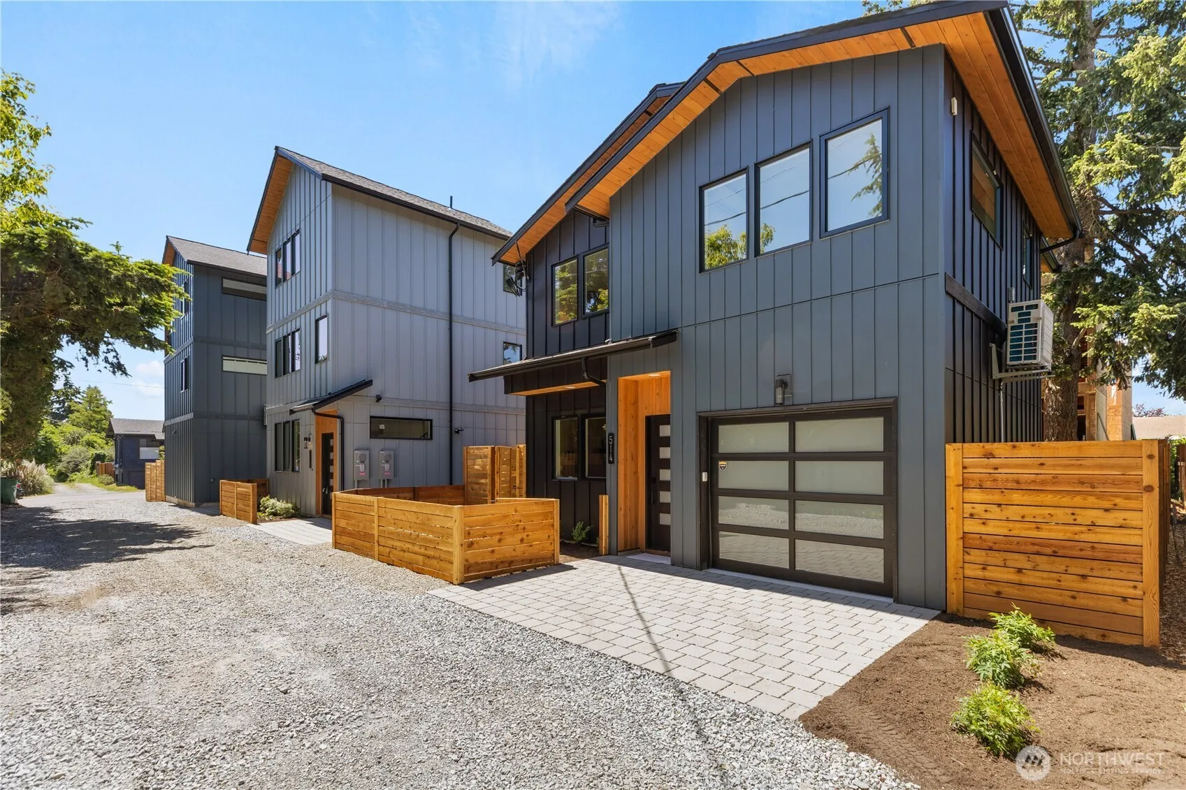 Property photo for 514 N 92nd Street, Seattle photo 2
