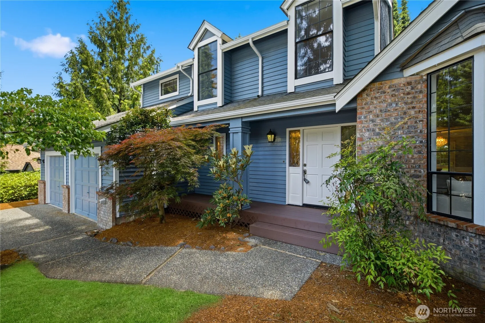 Property photo for 460 Jasmine Place Nw, Issaquah photo 2