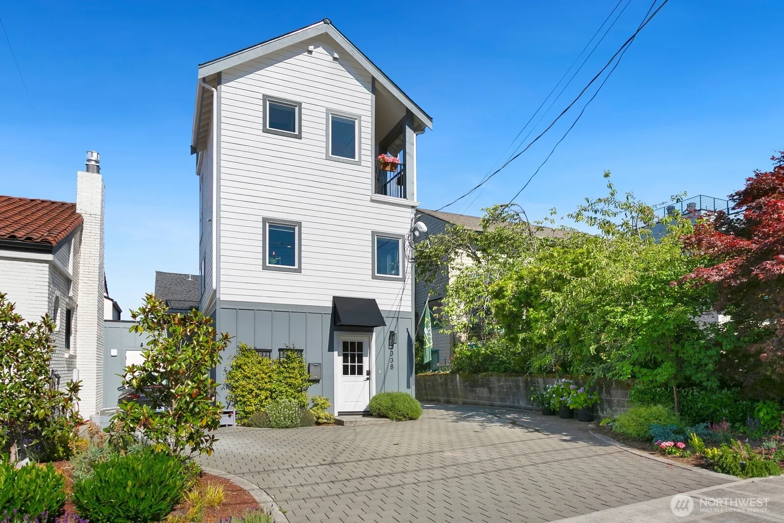 Property photo for 1338 California Ave Sw, Seattle