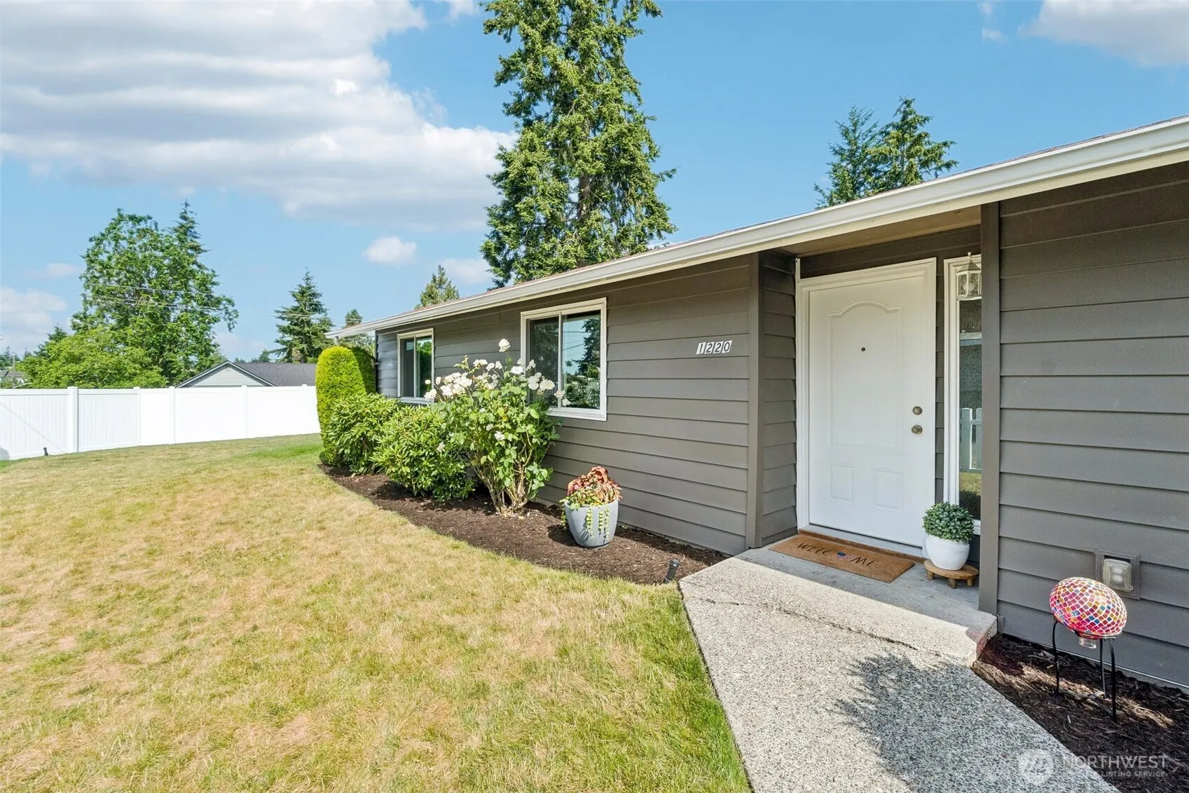 Property photo for 1220 Sw 162nd Street, Burien photo 2