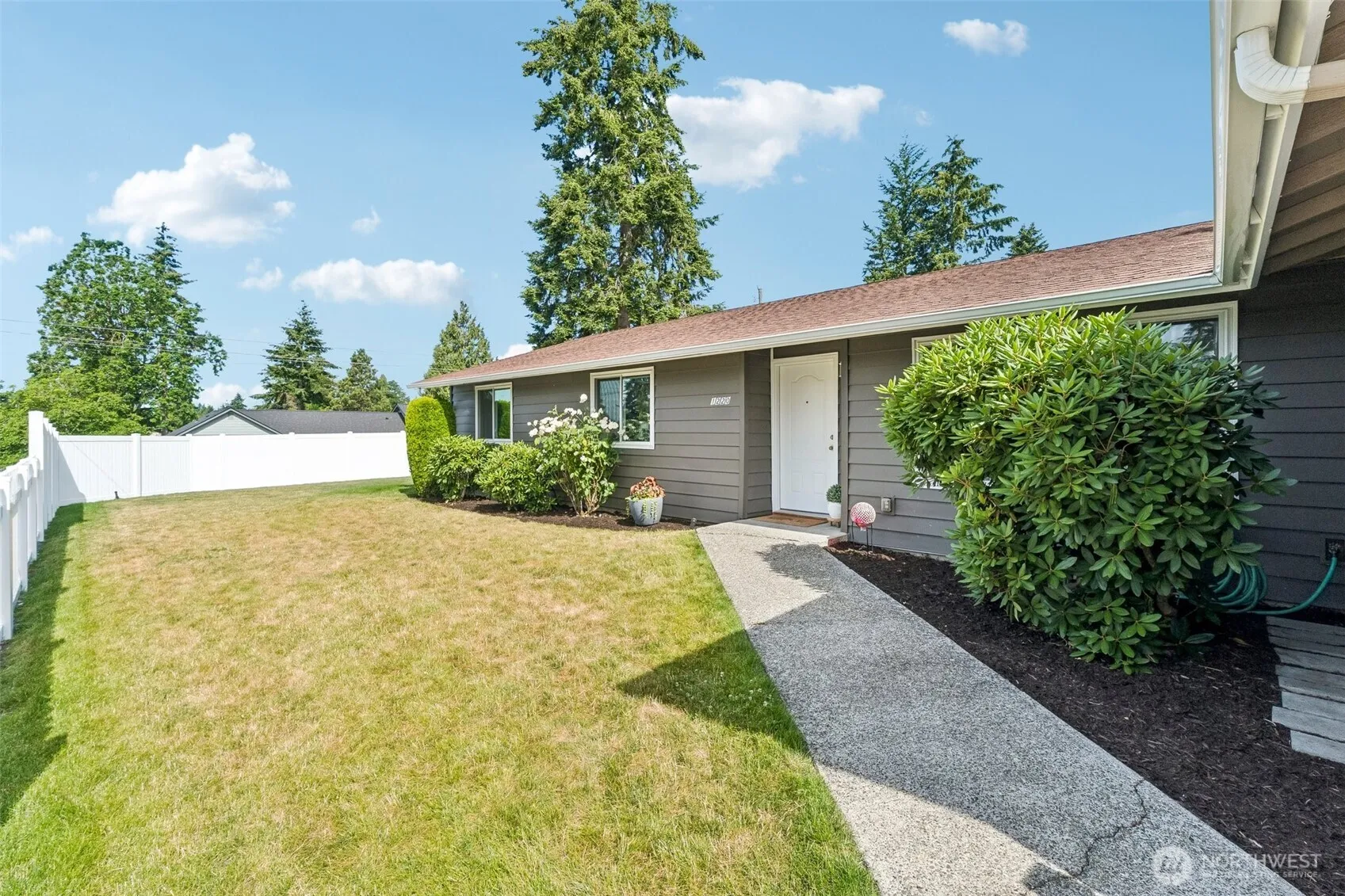 Property photo for 1220 Sw 162nd Street, Burien