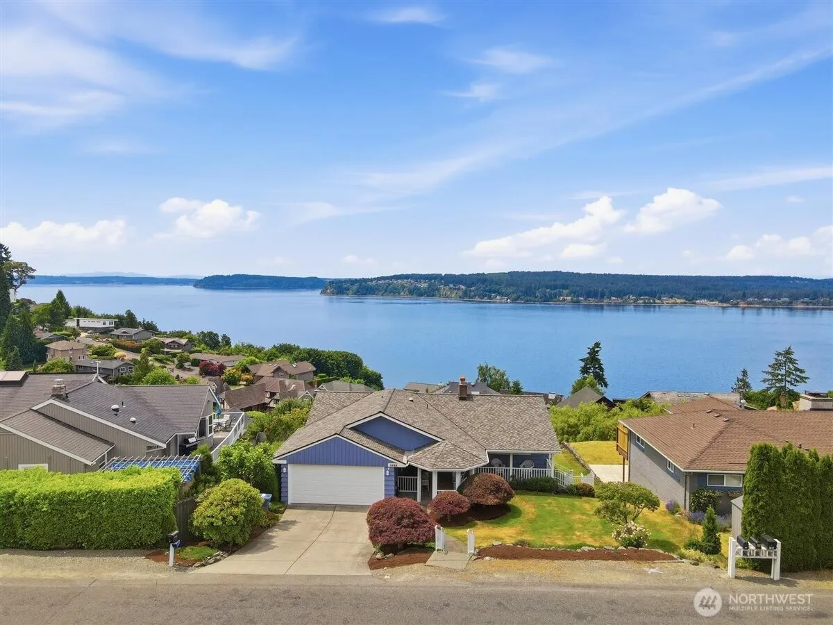 Property photo for 3622 Olympic Boulevard W, University Place photo 2