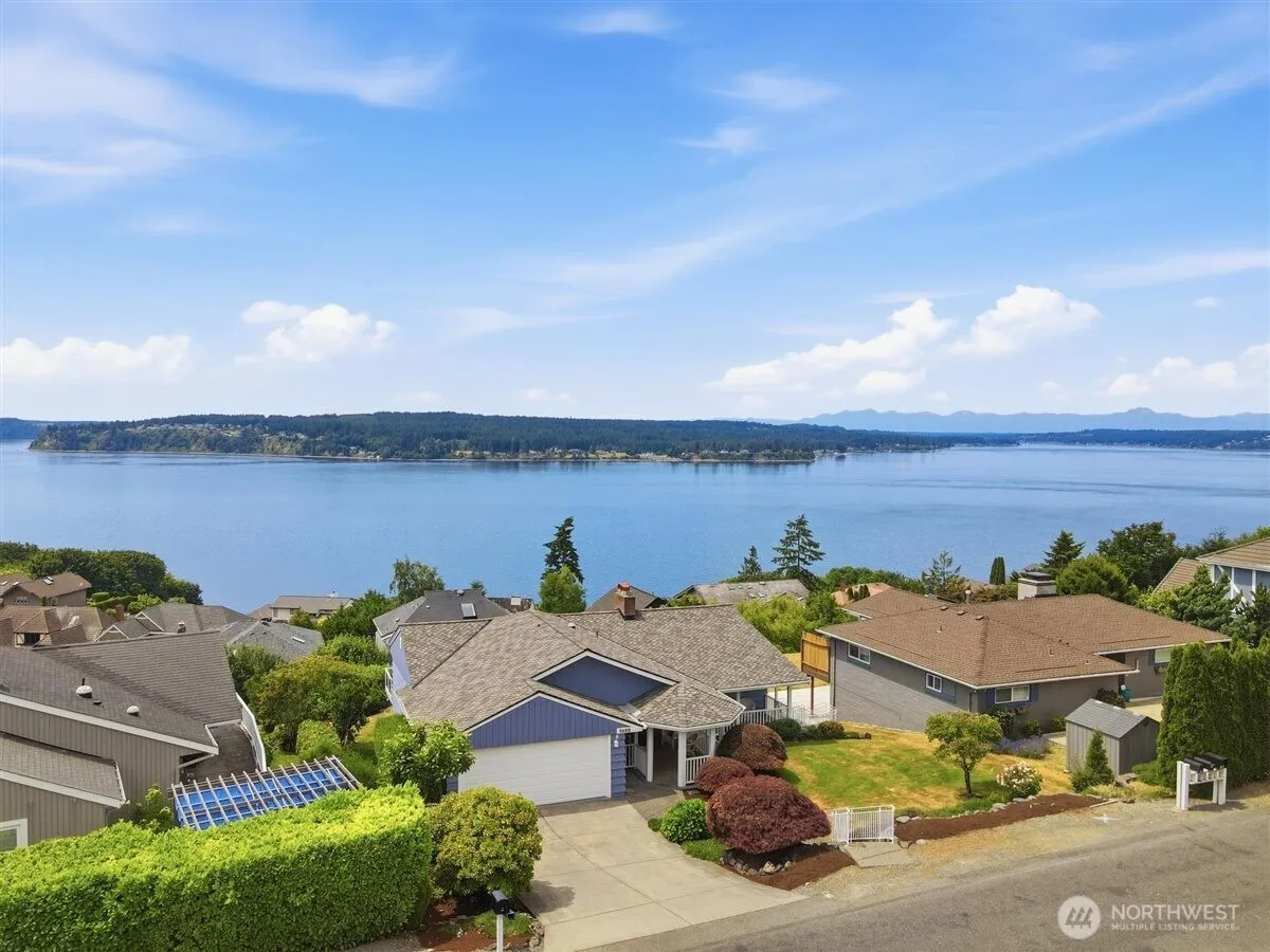 Property photo for 3622 Olympic Boulevard W, University Place photo 3