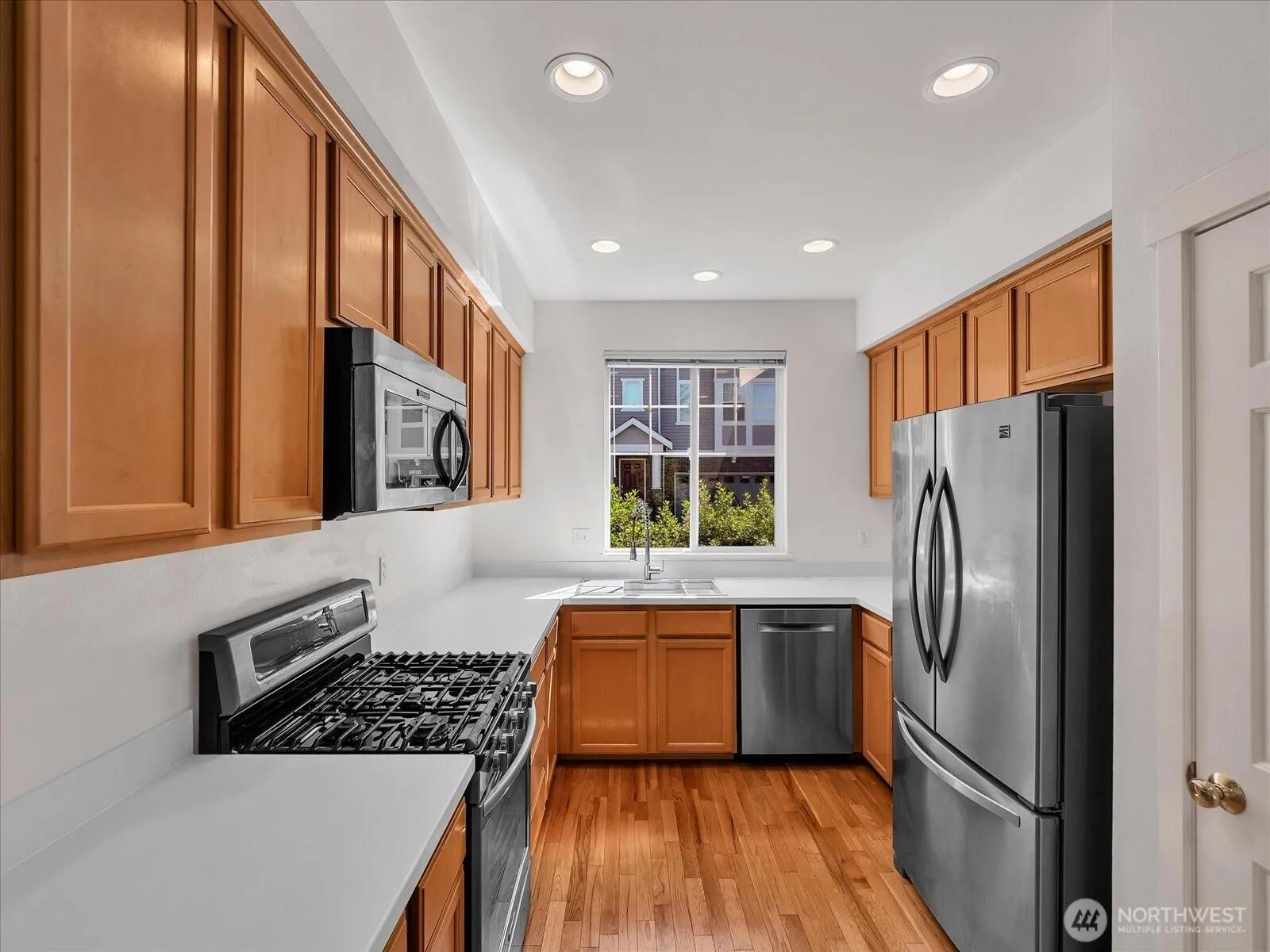 Property photo for 15414 135th Place Ne #32a, Woodinville photo 5