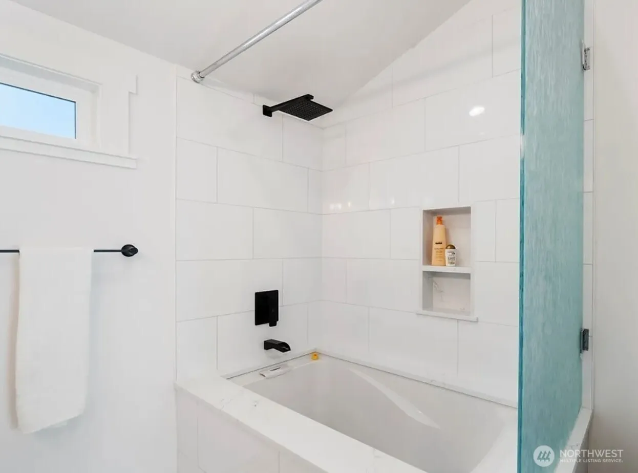 Property photo for 10924 Se 304th Street, Auburn photo 4