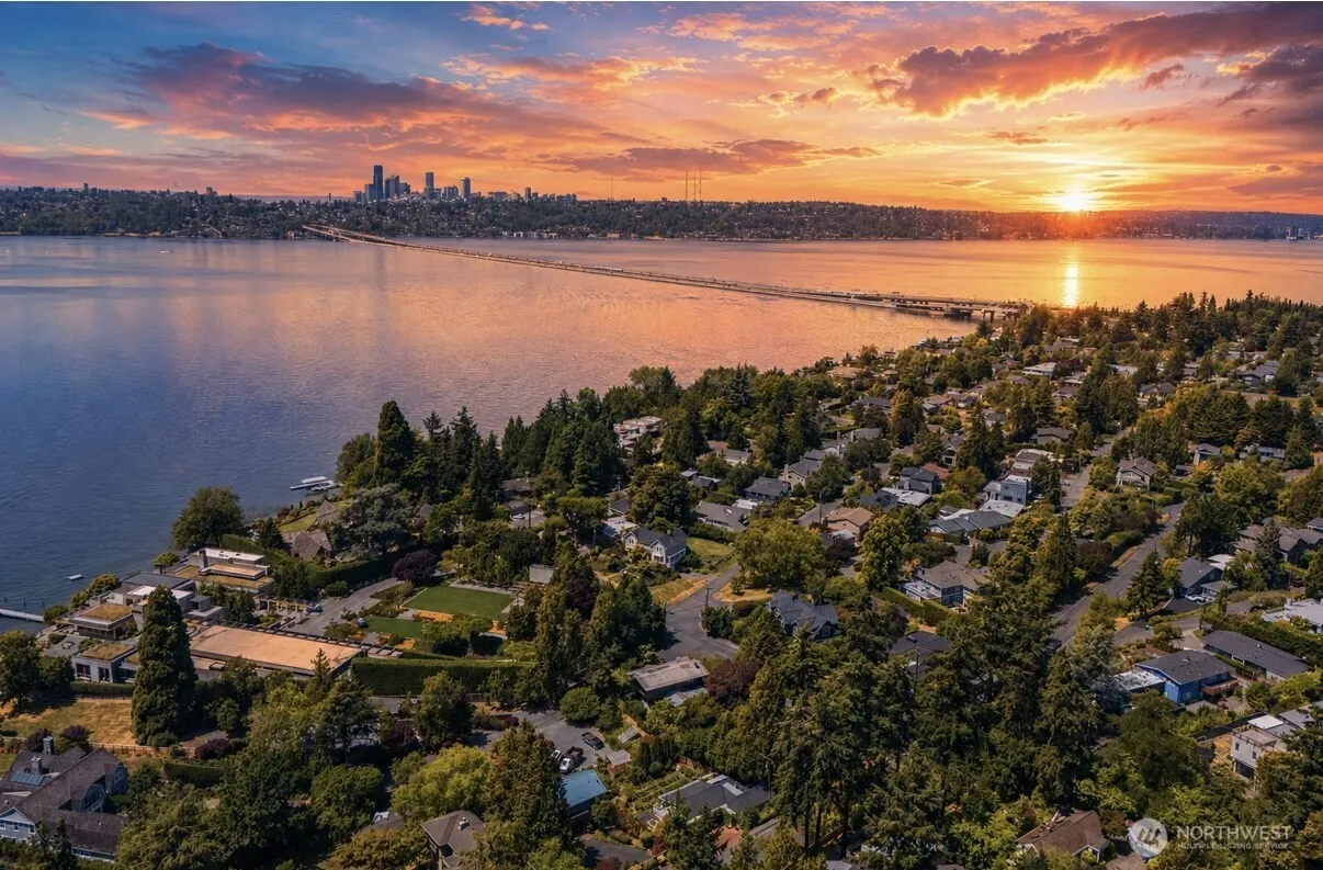Property photo for 3225 W Mercer Way, Mercer Island photo 3