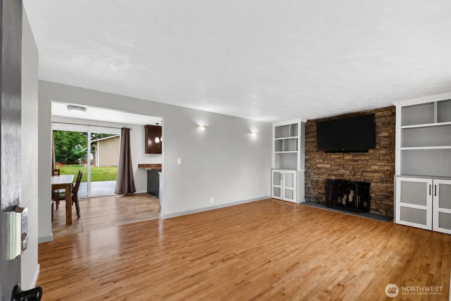 Property photo for 10521 50th Avenue E, Tacoma photo 5
