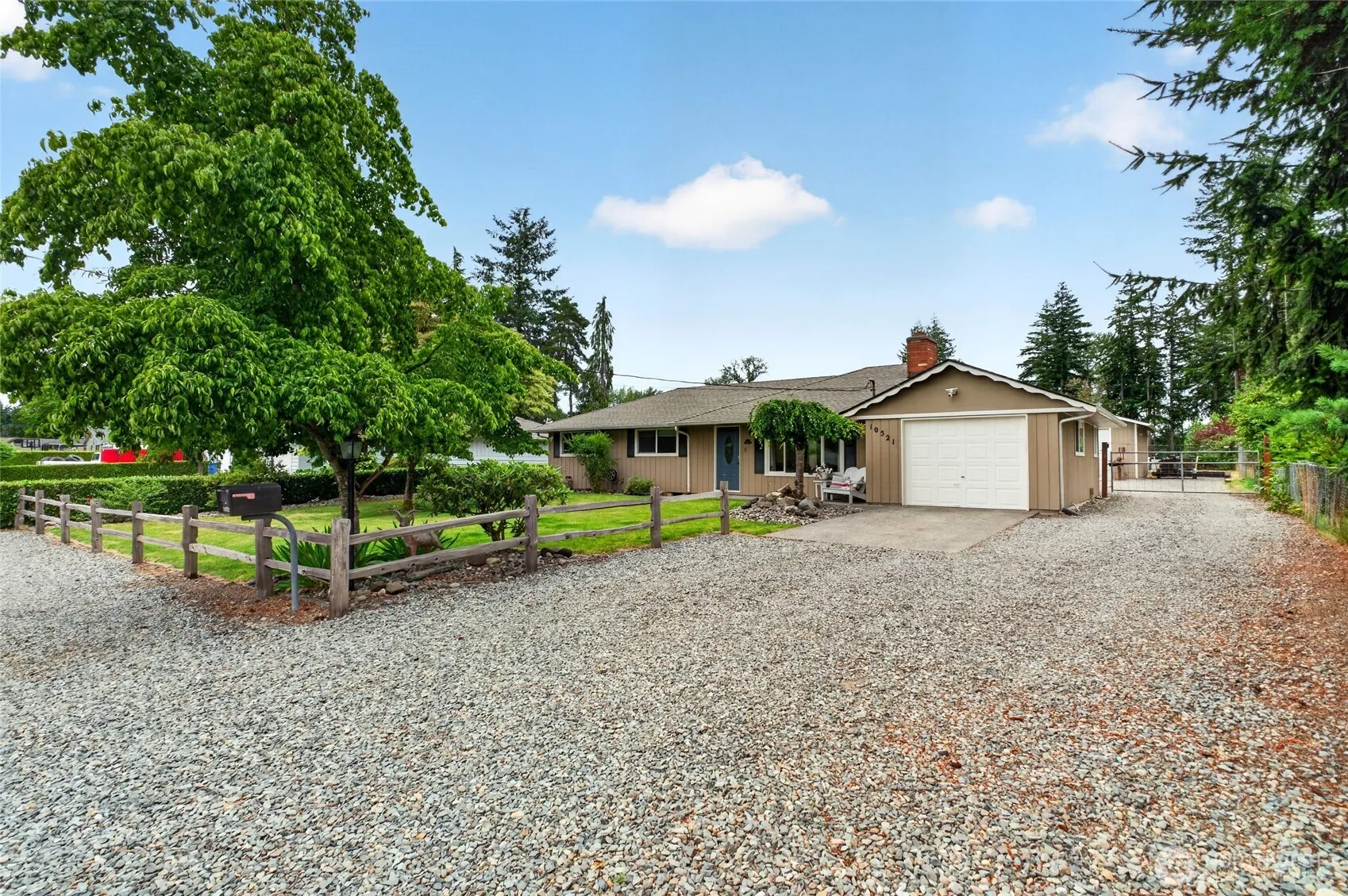 Property photo for 10521 50th Avenue E, Tacoma photo 2