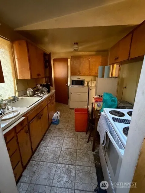 Property photo for 1715 146th Avenue Se, Bellevue photo 5