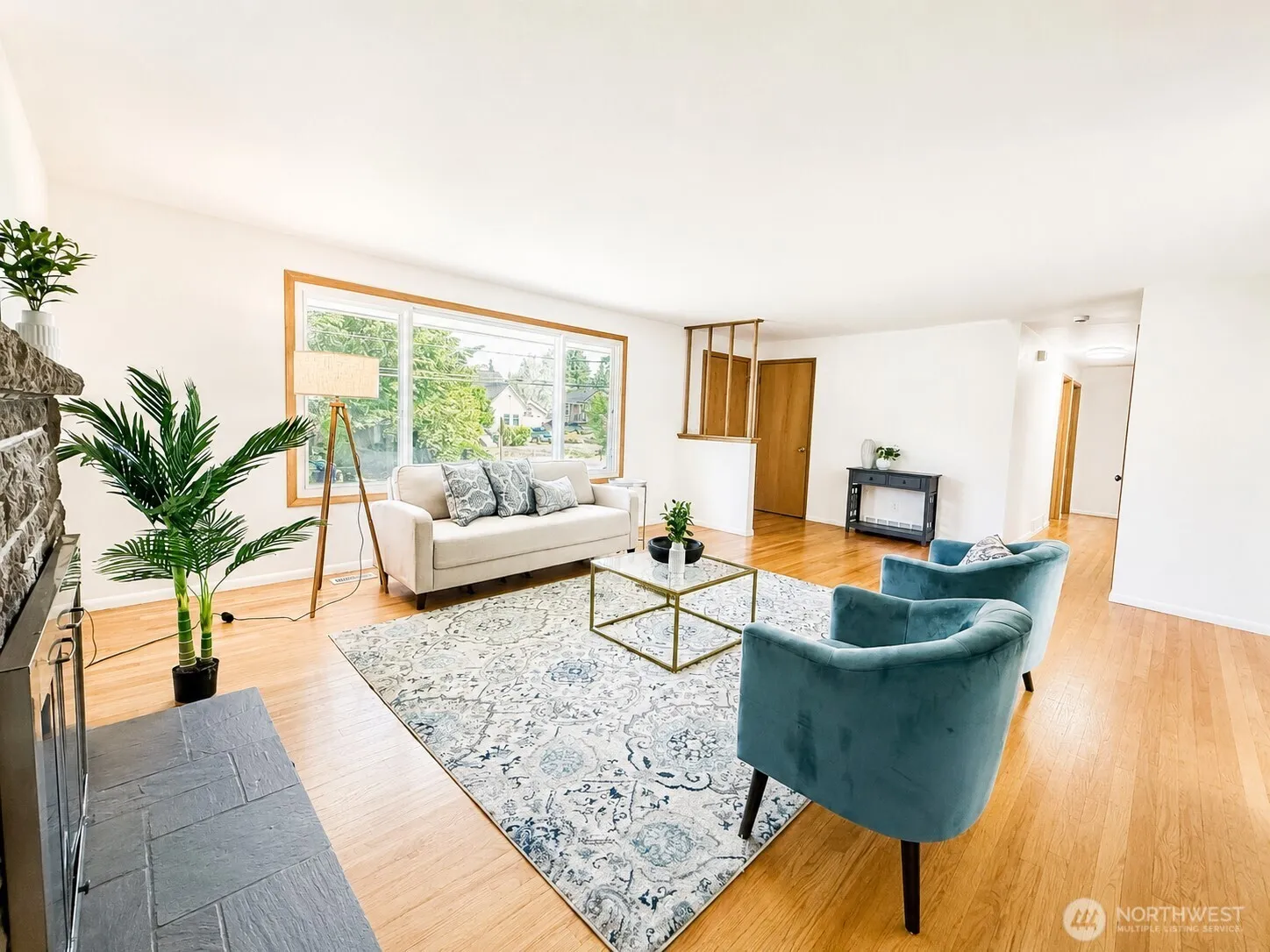 Property photo for 11253 12th Avenue S, Seattle photo 3