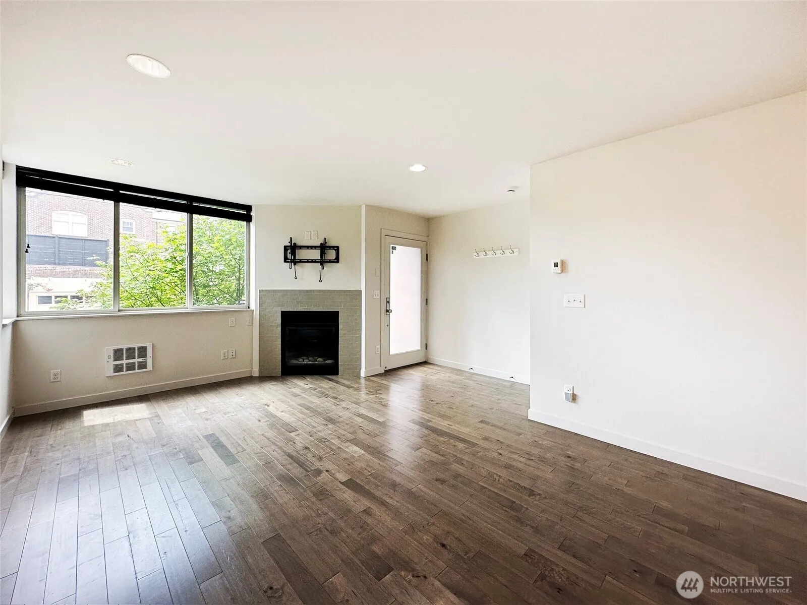 Property photo for 4812 Linden Avenue N, Seattle photo 3