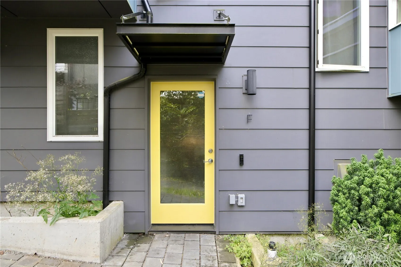 Property photo for 14013 Greenwood Avenue N #f, Seattle photo 2