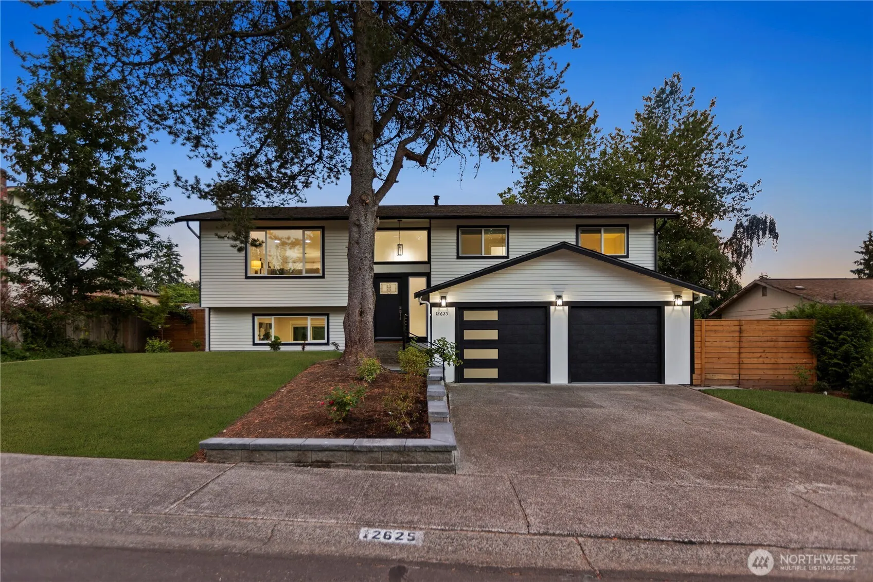 Property photo for 12625 Ne 133rd Place, Kirkland