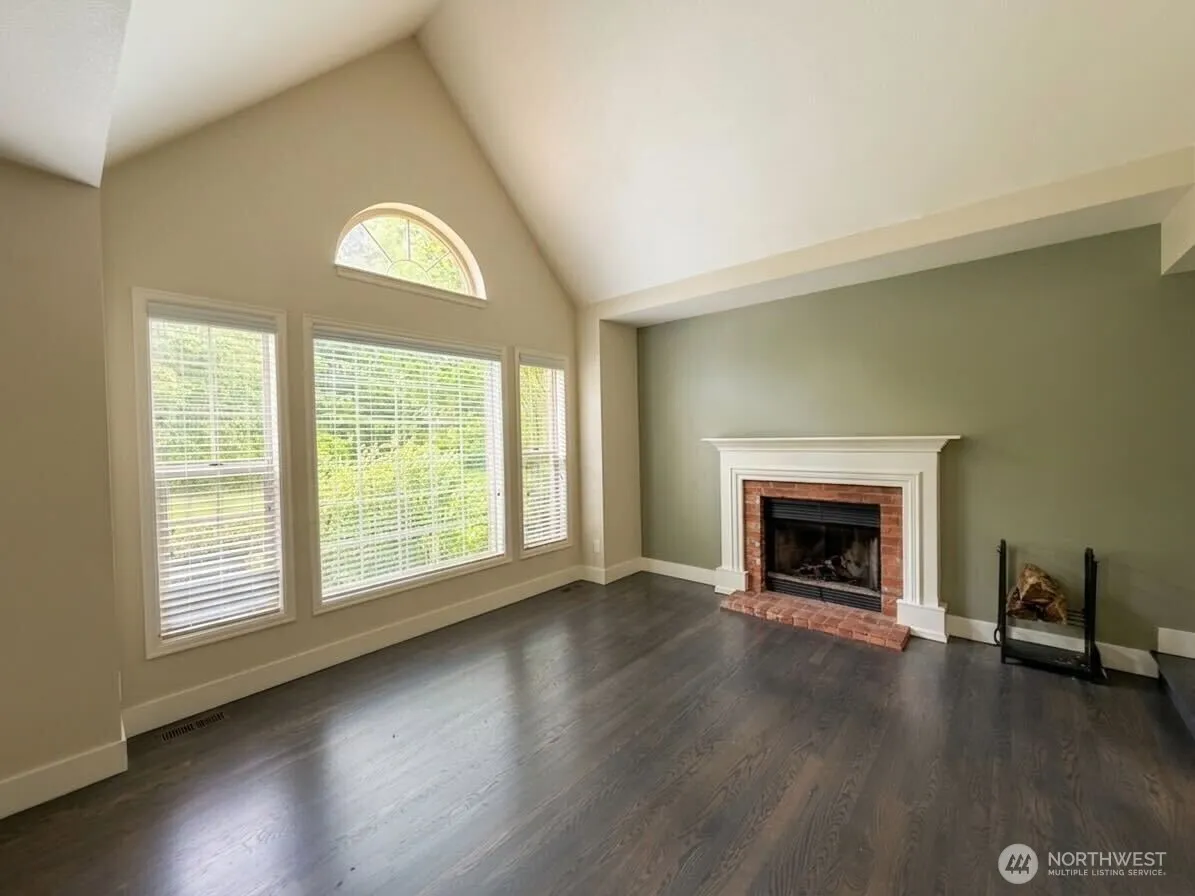 Property photo for 20611 Se 135th Street, Issaquah photo 4