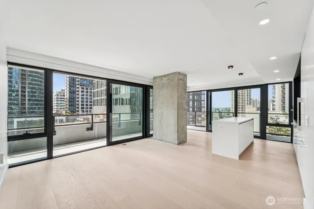 Property photo for 300 Virginia Street #812, Seattle photo 5