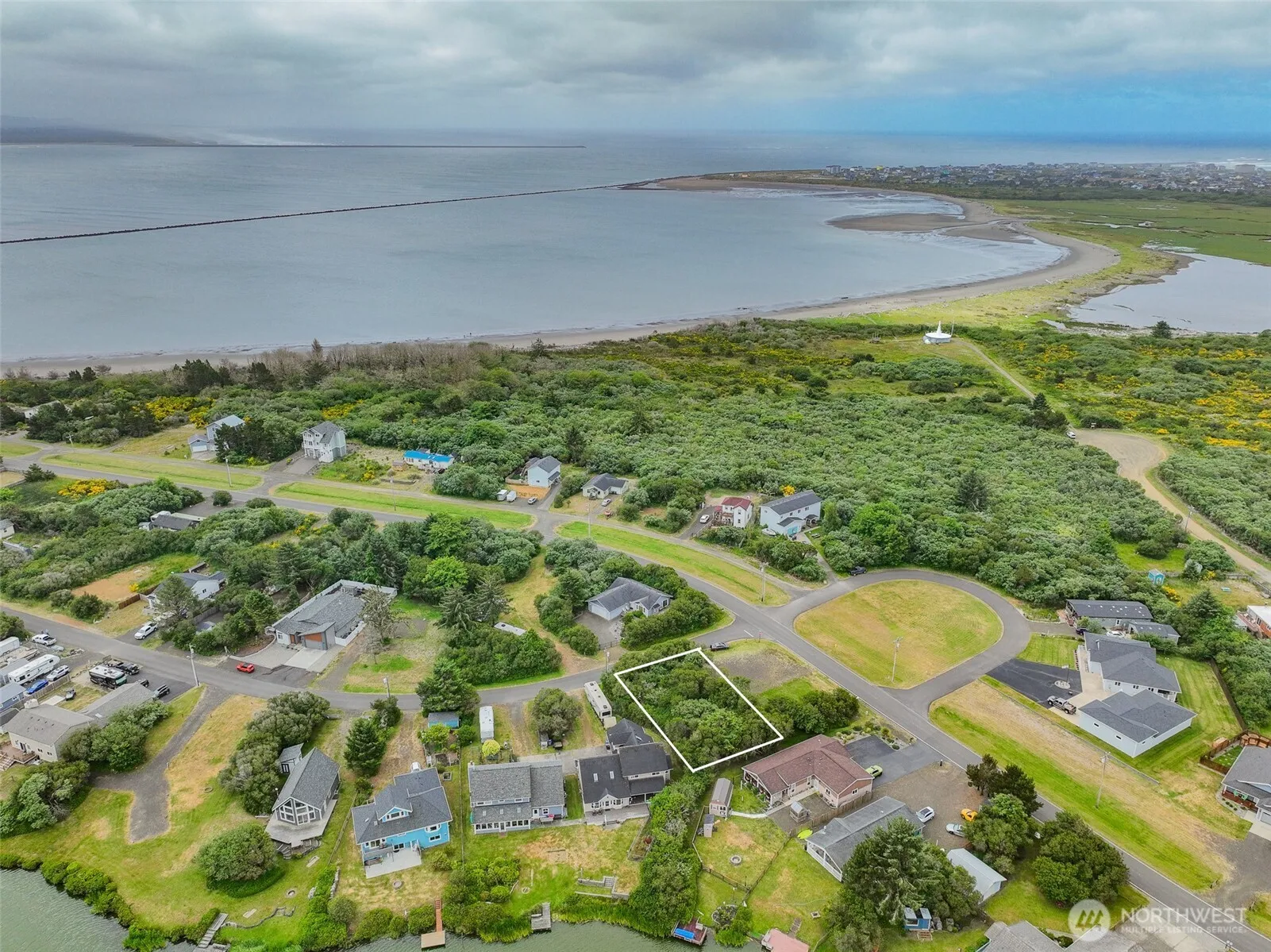 Property photo for 134 Sea Breeze Loop Sw, Ocean Shores photo 3
