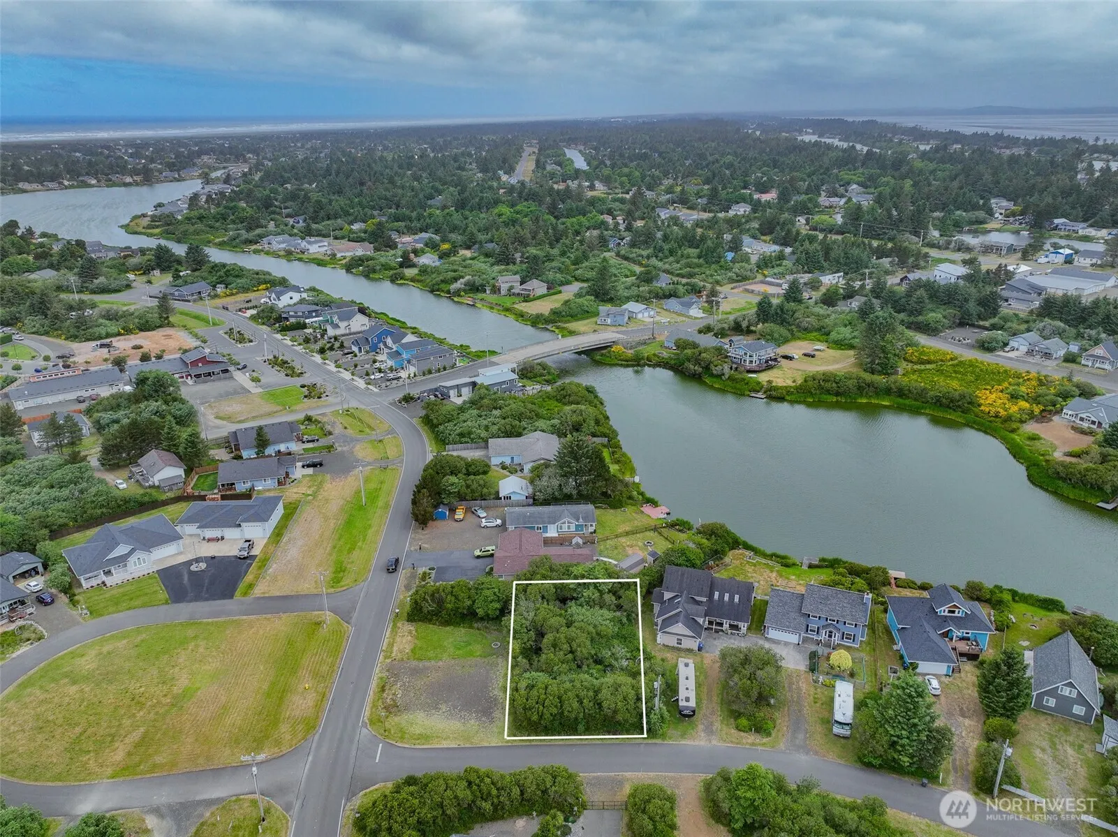 Property photo for 134 Sea Breeze Loop Sw, Ocean Shores