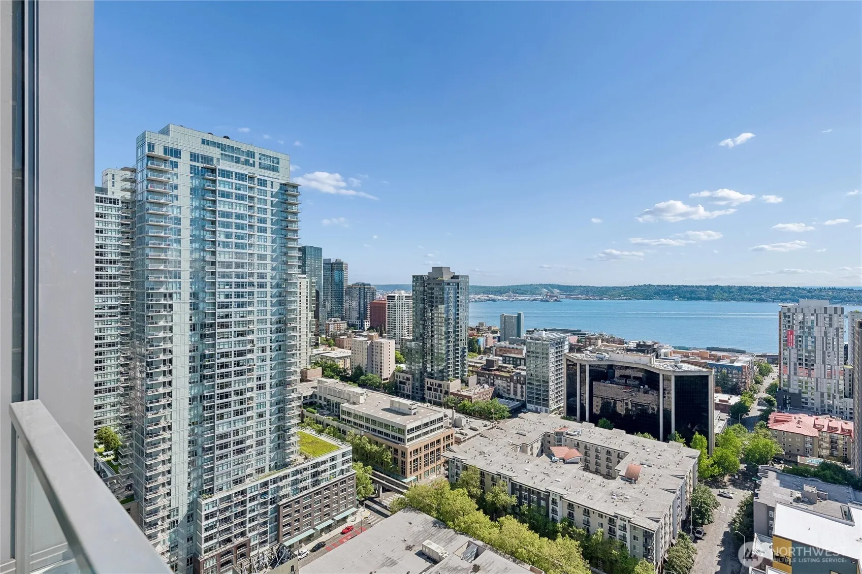 Property photo for 2510 6th Avenue #2905, Seattle photo 3