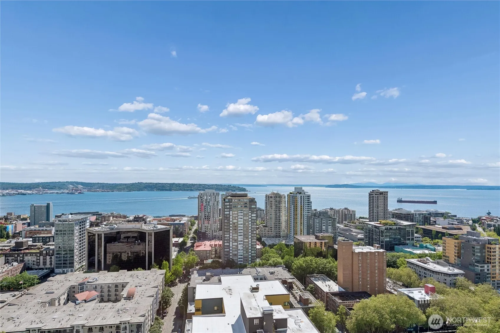Property photo for 2510 6th Avenue #2905, Seattle photo 4