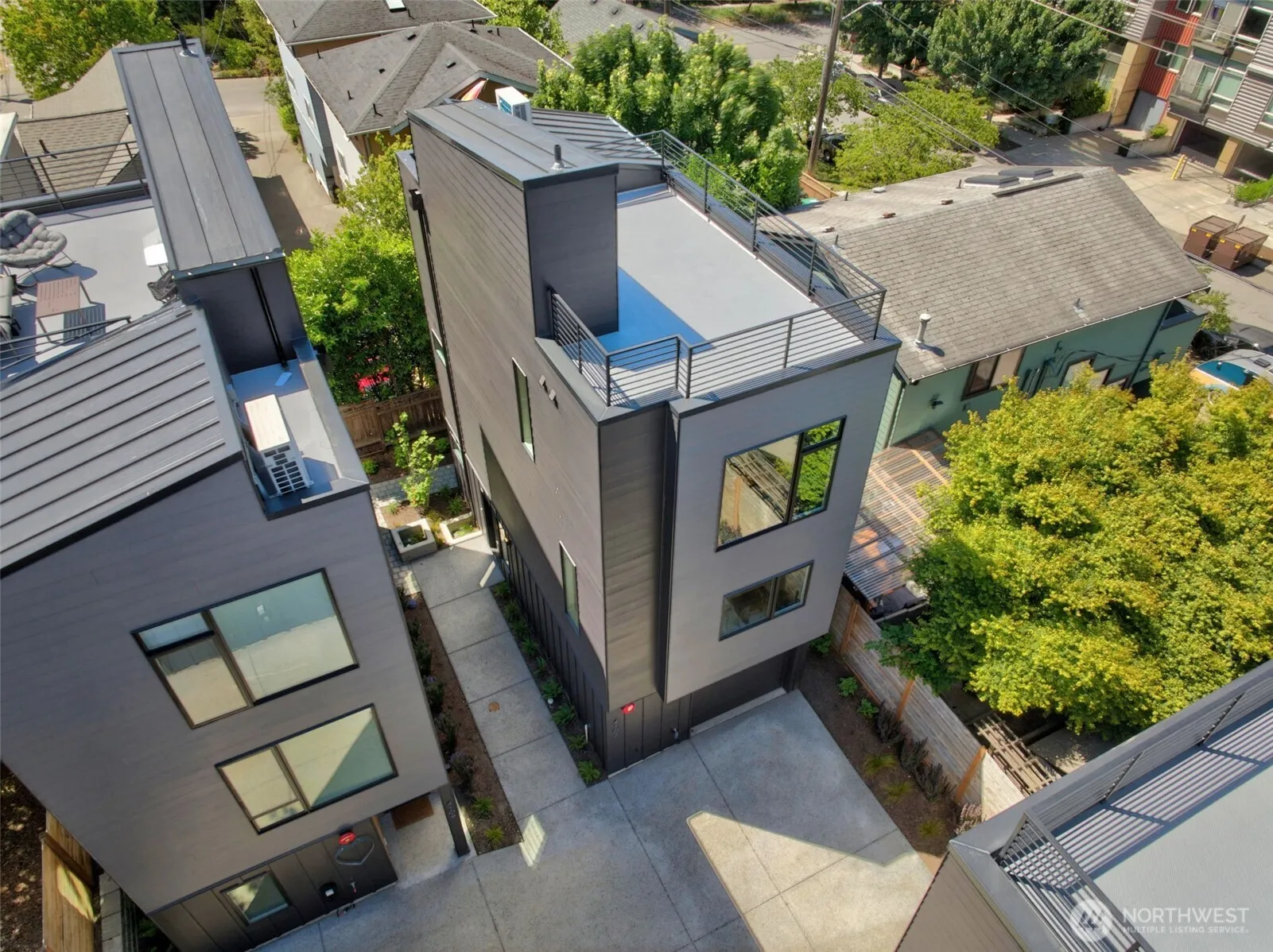 Property photo for 4107 25th Avenue Sw, Seattle photo 3