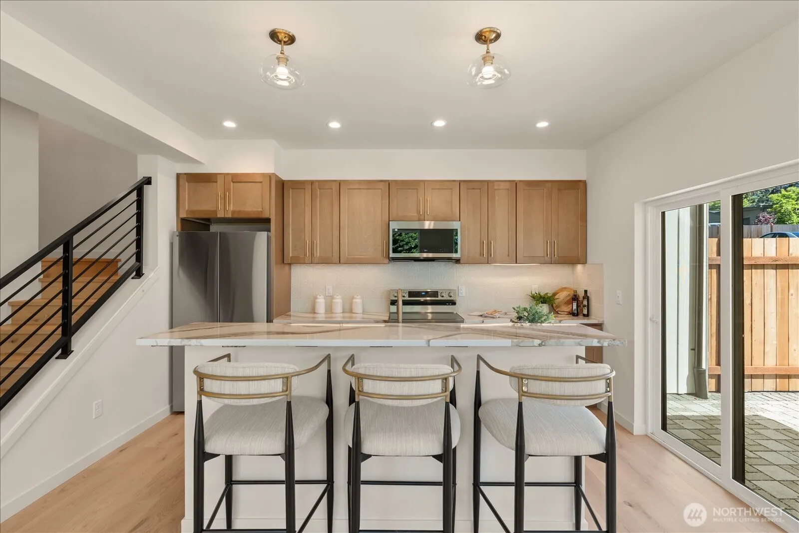 Property photo for 13702 37th Avenue Ne, Seattle photo 3