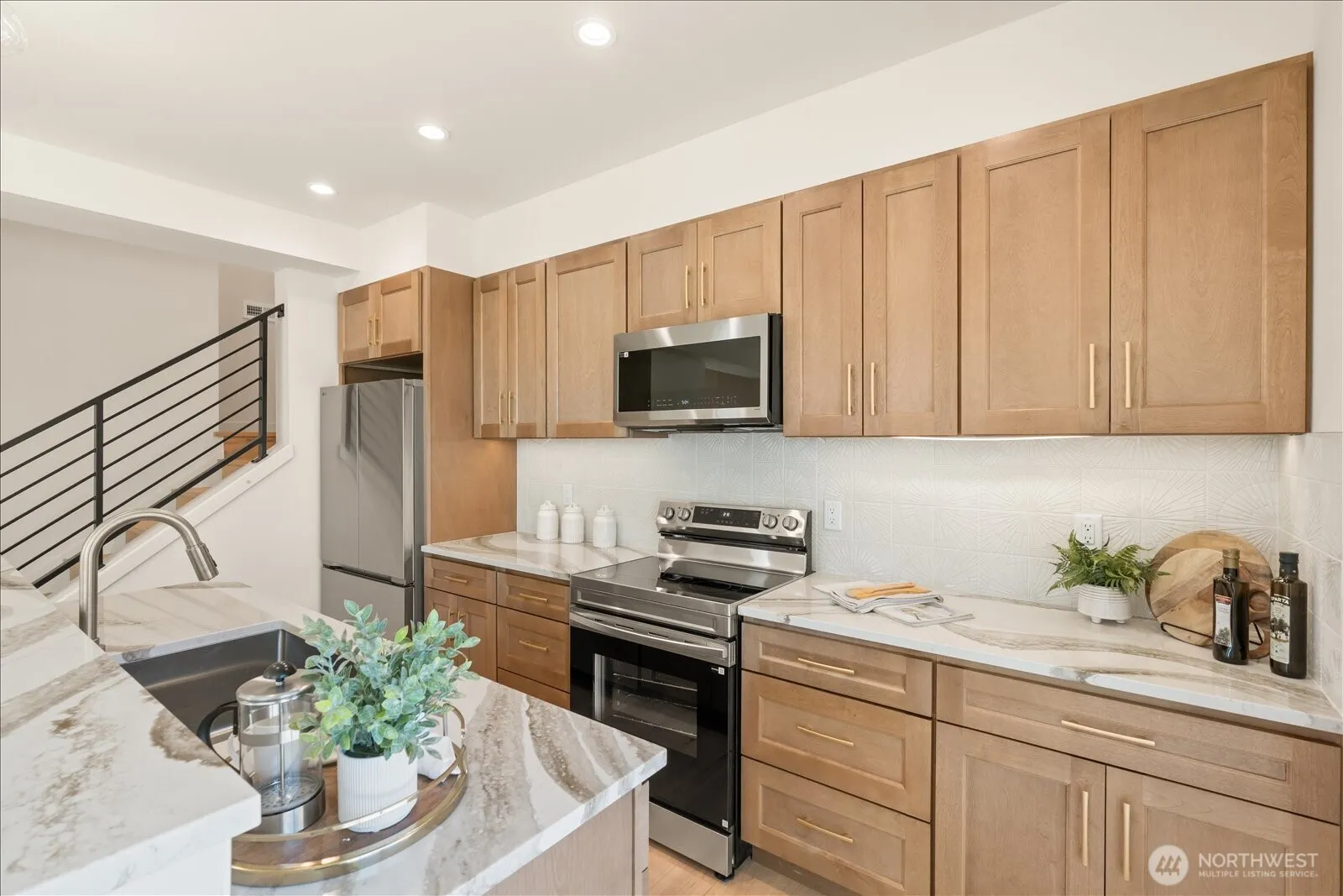 Property photo for 13702 37th Avenue Ne, Seattle photo 5