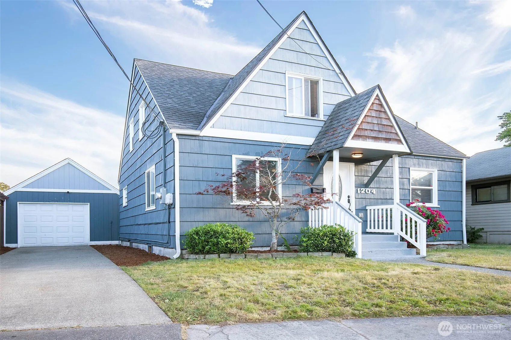 Property photo for 1204 4th Avenue Se, Puyallup