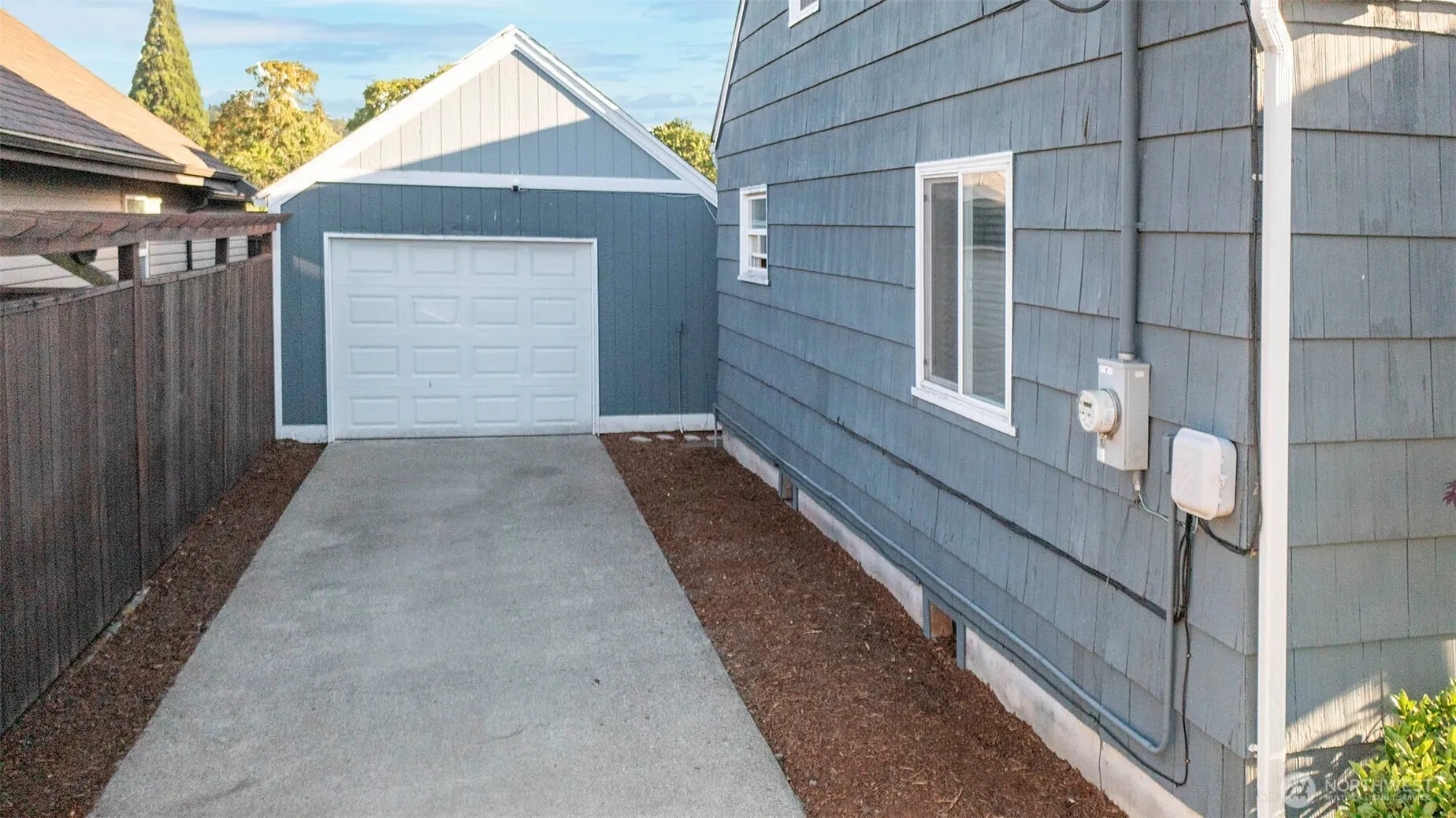 Property photo for 1204 4th Avenue Se, Puyallup photo 2