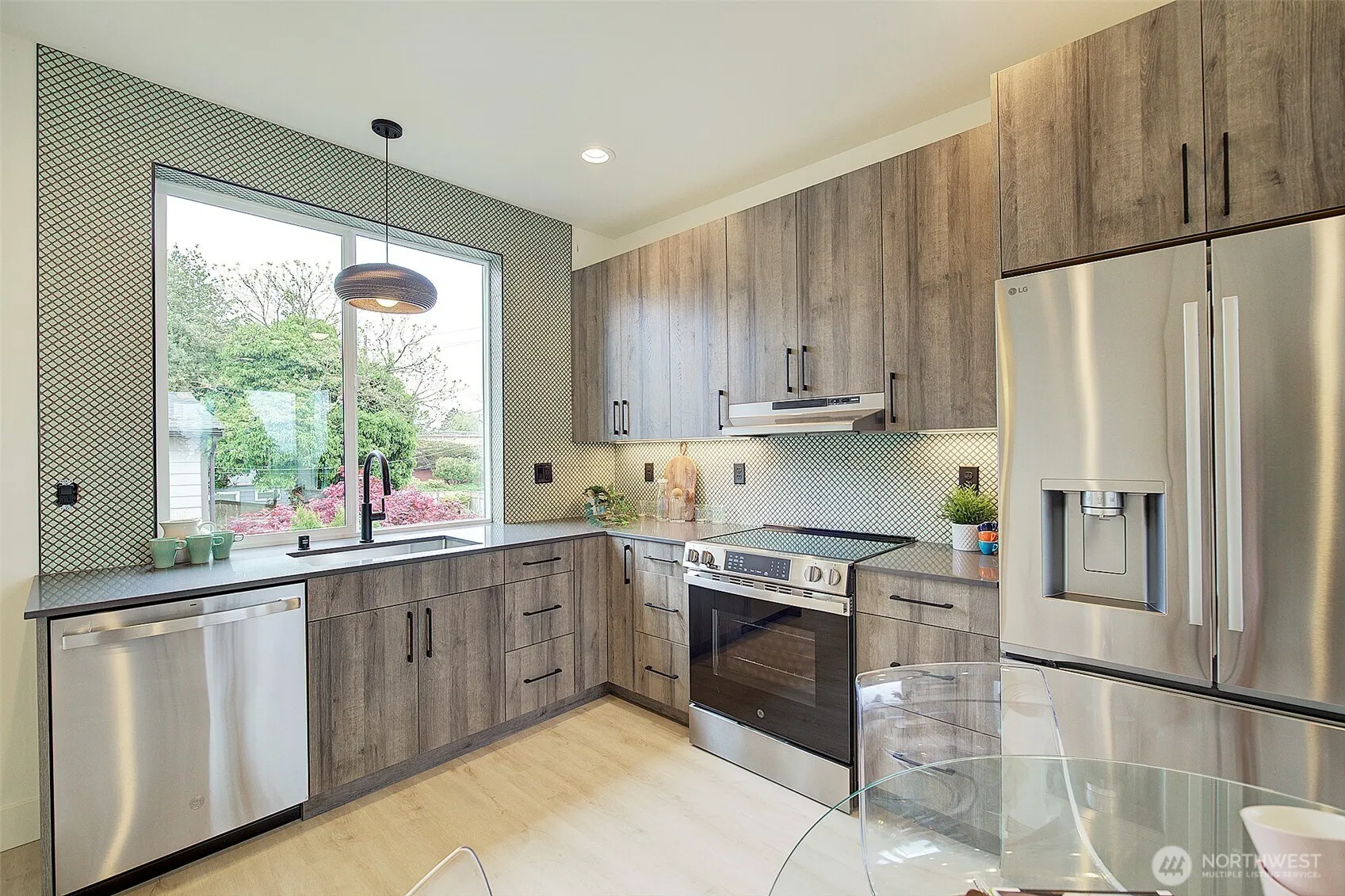 Property photo for 7912 34th Avenue Sw #b, Seattle photo 4