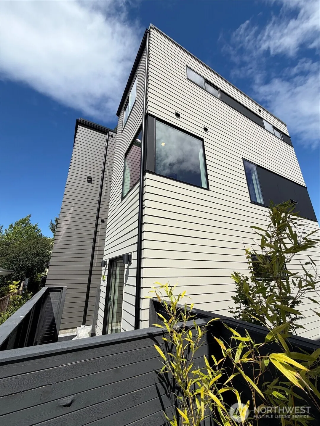 Property photo for 7912 34th Avenue Sw #b, Seattle photo 2