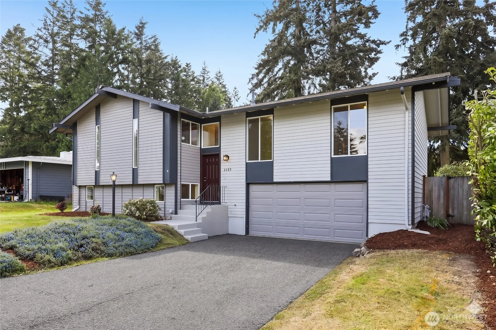 Property photo for 2103 168th Ave Ne, Bellevue photo 2