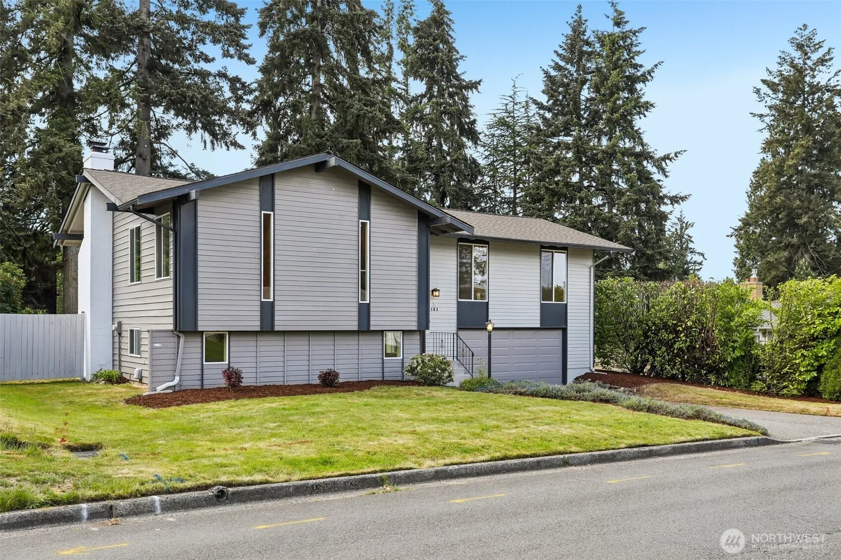Property photo for 2103 168th Ave Ne, Bellevue photo 3